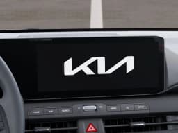 Kia K4 LXS Sedan 2026 — side view