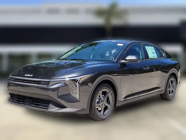 Kia K4 LXS Sedan 2026 — side view