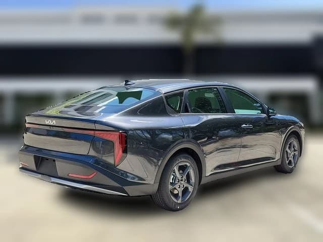 Kia K4 LXS Sedan 2026 — side view