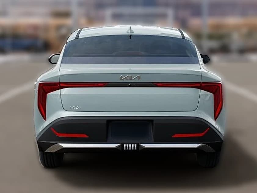Kia K4 LXS Sedan 2026 — side view