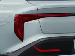 Kia K4 LXS Sedan 2026 — side view