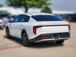 Kia K4 LXS Sedan 2026 — side view
