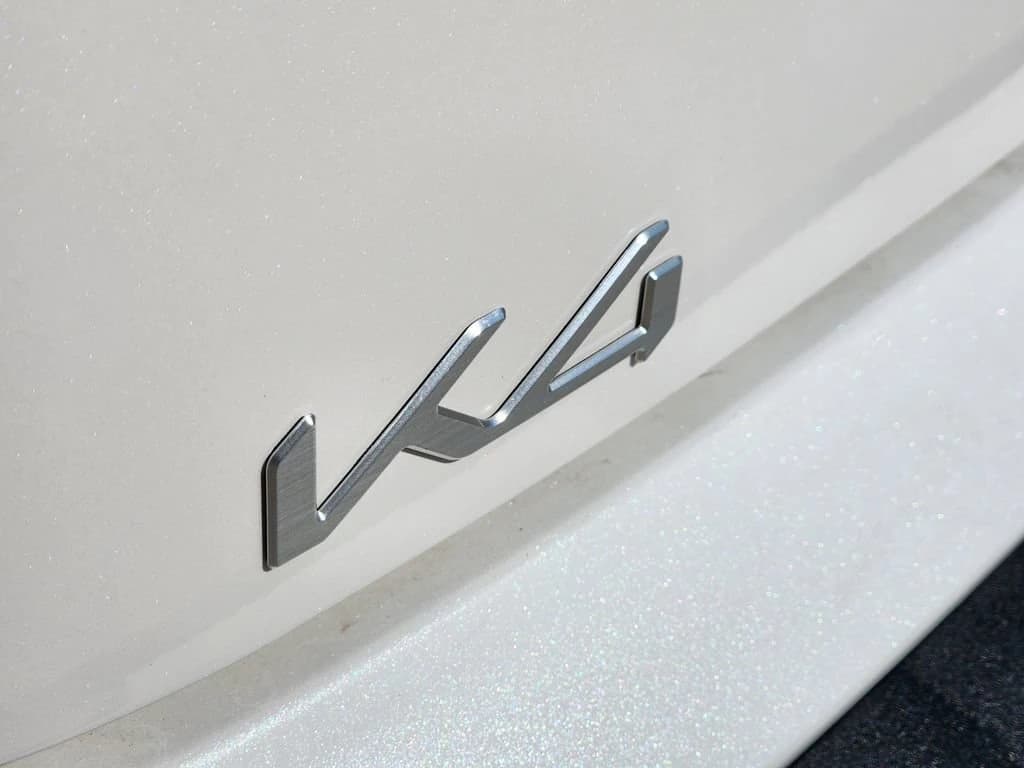 Kia K4 LXS Sedan 2026 — side view