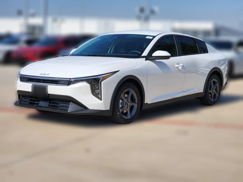 Kia K4 LXS Sedan 2026 — side view