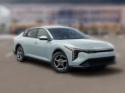 Kia K4 LXS Sedan 2026 — side view