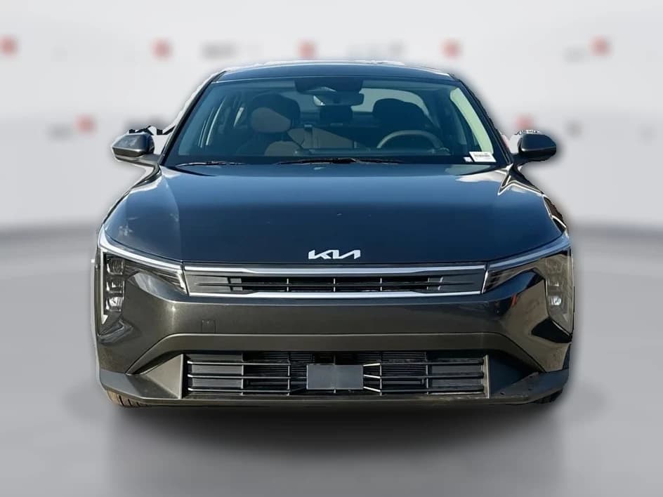 Kia K4 LXS Sedan 2026 — side view