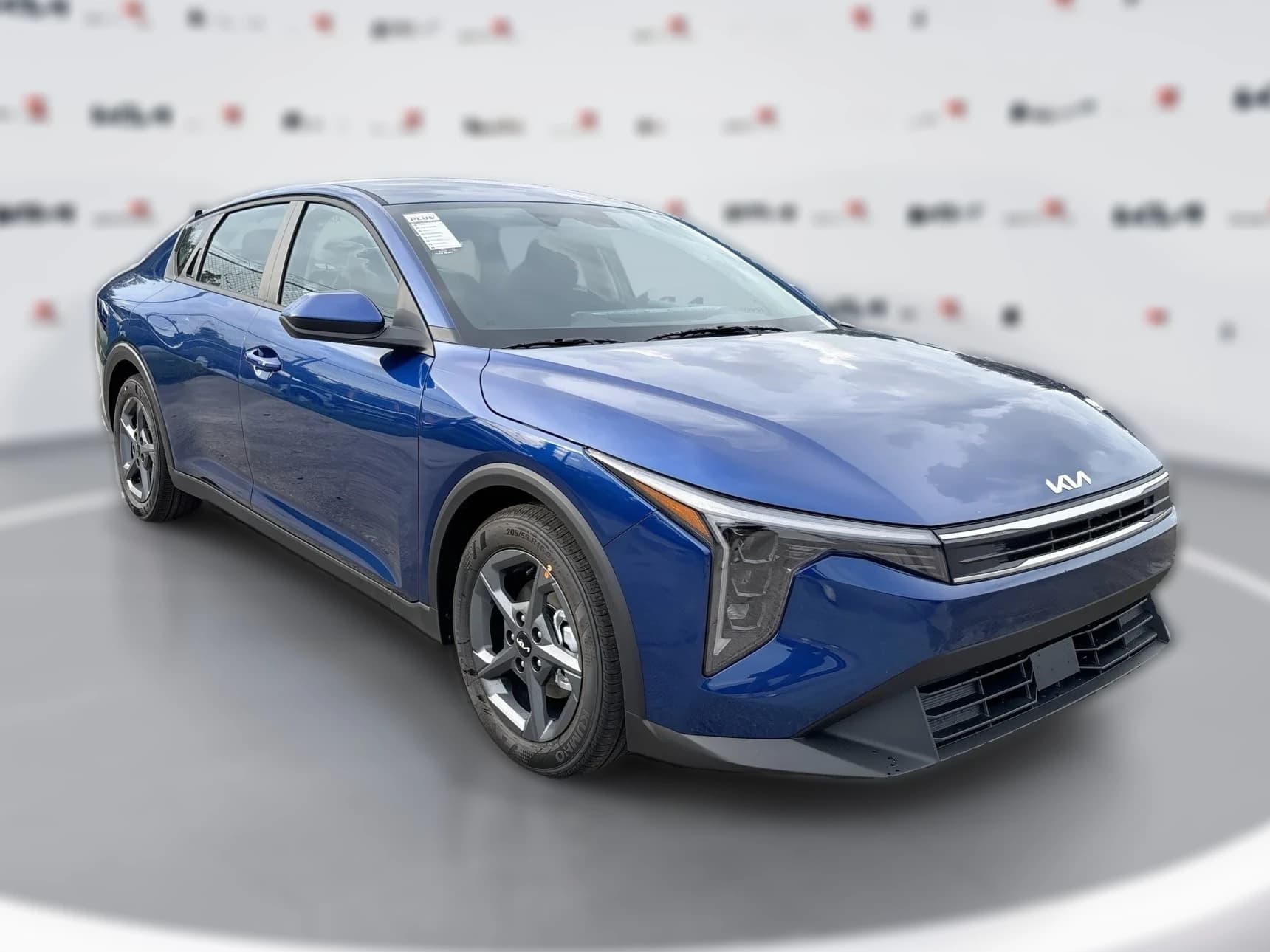 Kia K4 LXS Sedan 2026 — side view
