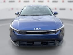Kia K4 LXS Sedan 2026 — side view