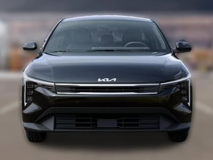 Kia K4 LXS Sedan 2026 — side view