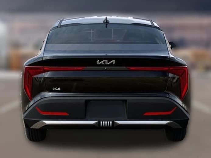 Kia K4 LXS Sedan 2026 — side view