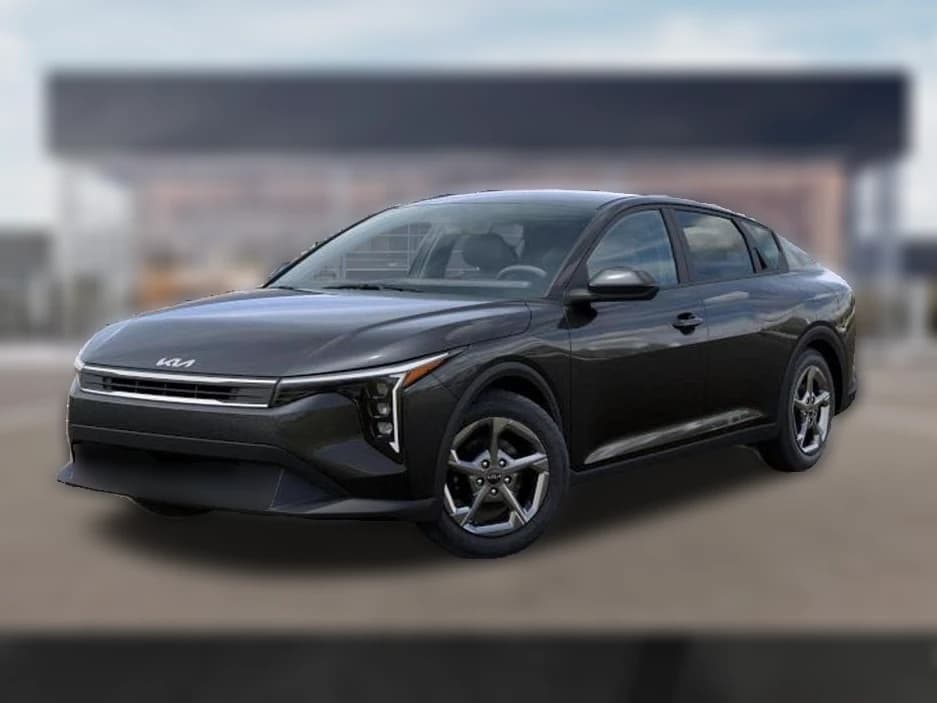 Kia K4 LXS Sedan 2026 — side view
