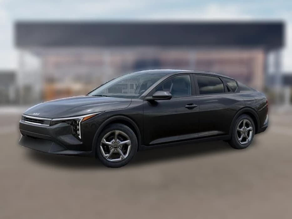 Kia K4 LXS Sedan 2026 — side view