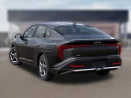 Kia K4 LXS Sedan 2026 — side view