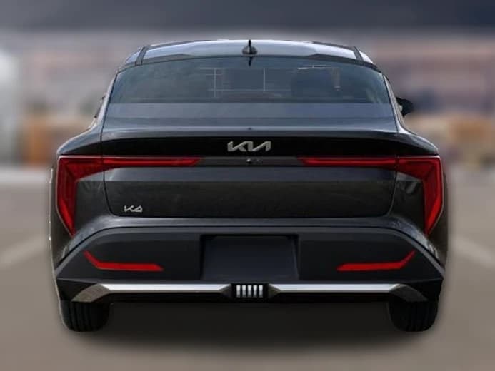 Kia K4 LXS Sedan 2026 — side view