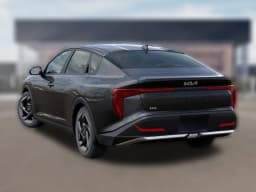Kia K4 EX FWD 2025 — side view