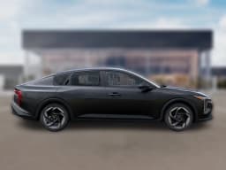 Kia K4 EX FWD 2025 — side view