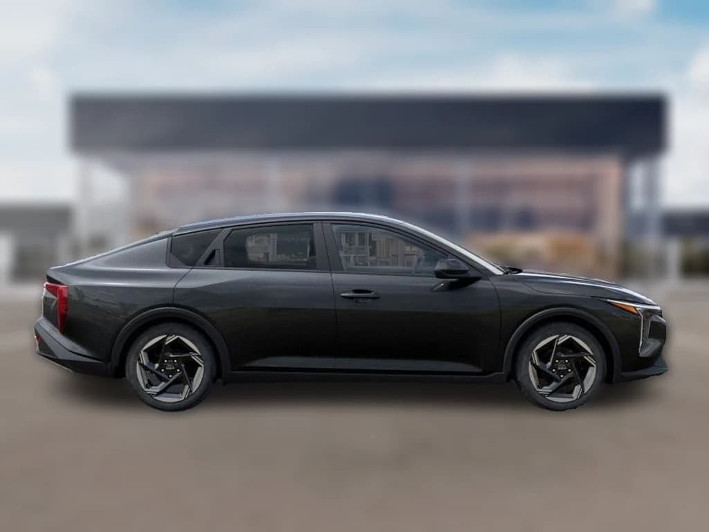 Kia K4 EX FWD 2025 — side view