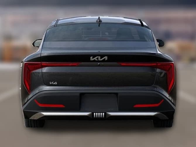 Kia K4 EX FWD 2025 — side view