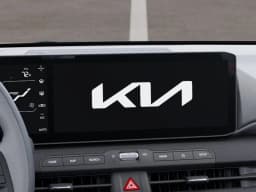 Kia K4 EX FWD 2025 — side view