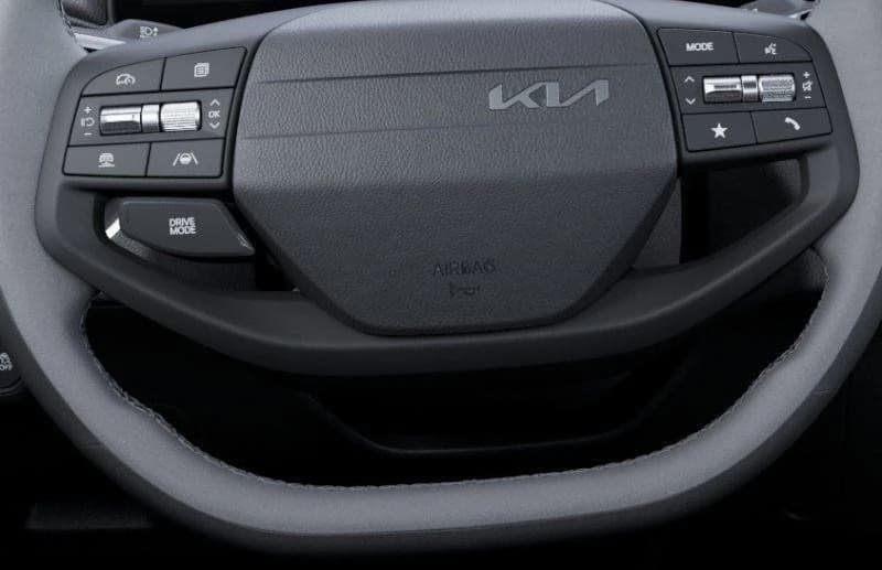 Kia K4 EX FWD 2025 — side view