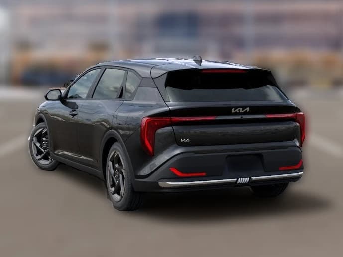 Kia K4 Hatchback EX FWD 2026 — side view