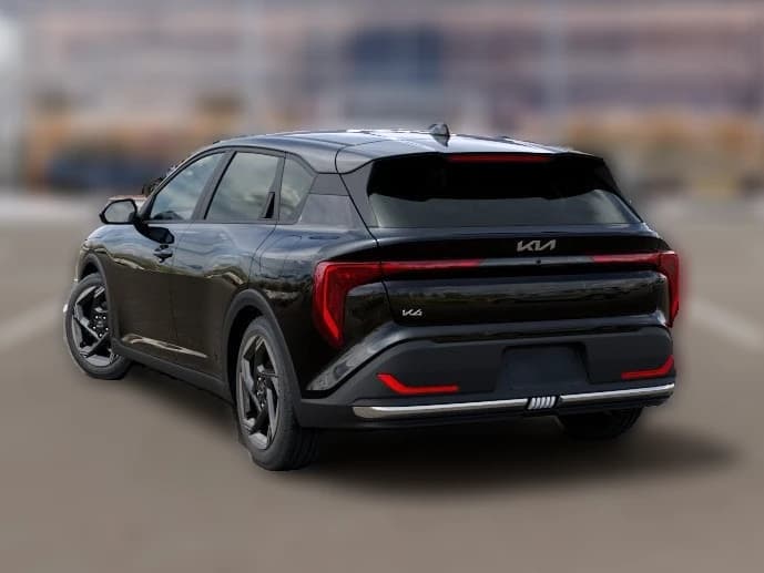 Kia K4 Hatchback EX FWD 2026 — side view
