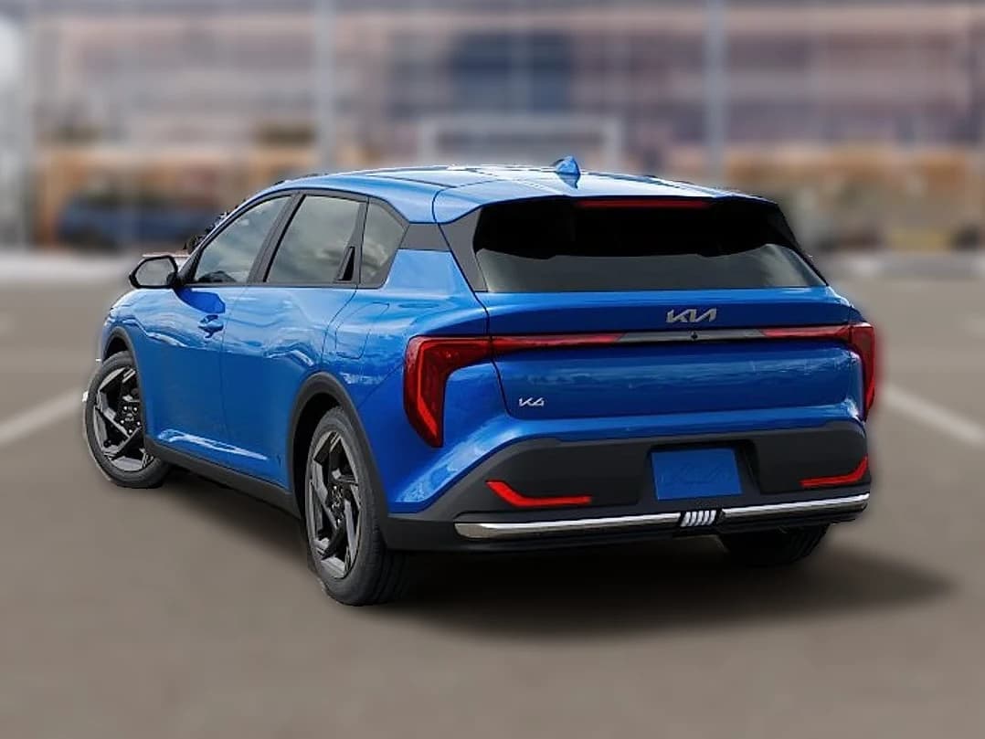 Kia K4 Hatchback EX FWD 2026 — side view