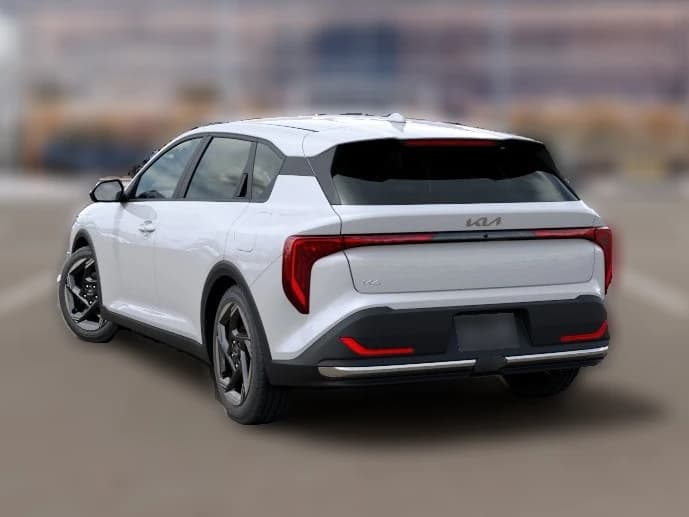 Kia K4 Hatchback EX FWD 2026 — side view