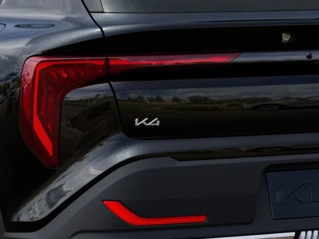 Kia K4 Hatchback EX FWD 2026 — side view