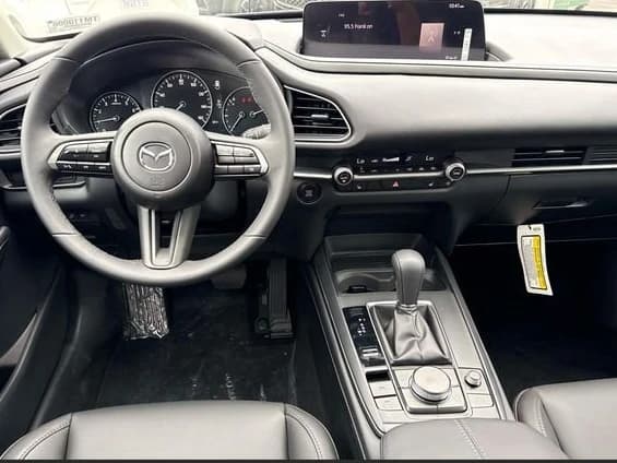 Mazda CX-30 2.5 S Preferred AWD 2026 — side view