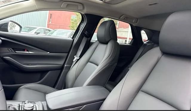 Mazda CX-30 2.5 S Preferred AWD 2026 — side view
