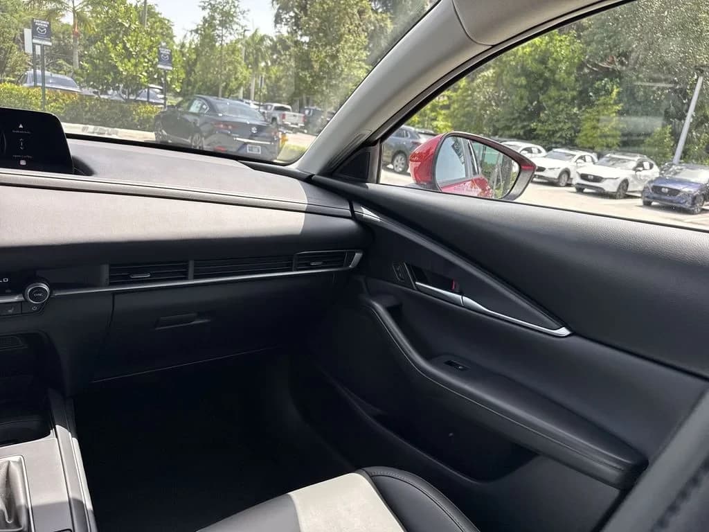 Mazda CX-30 2.5 S Preferred AWD 2026 — side view