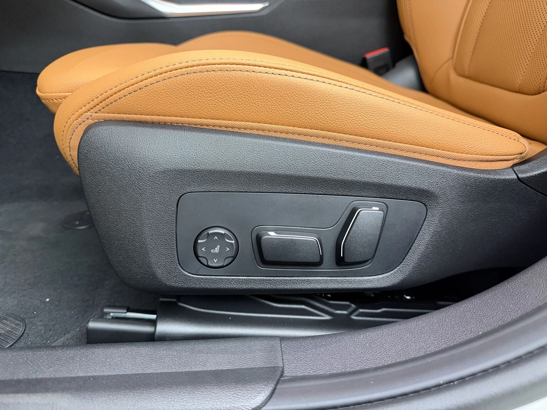 BMW 3 Series 330i NA Sedan 2026 — side view