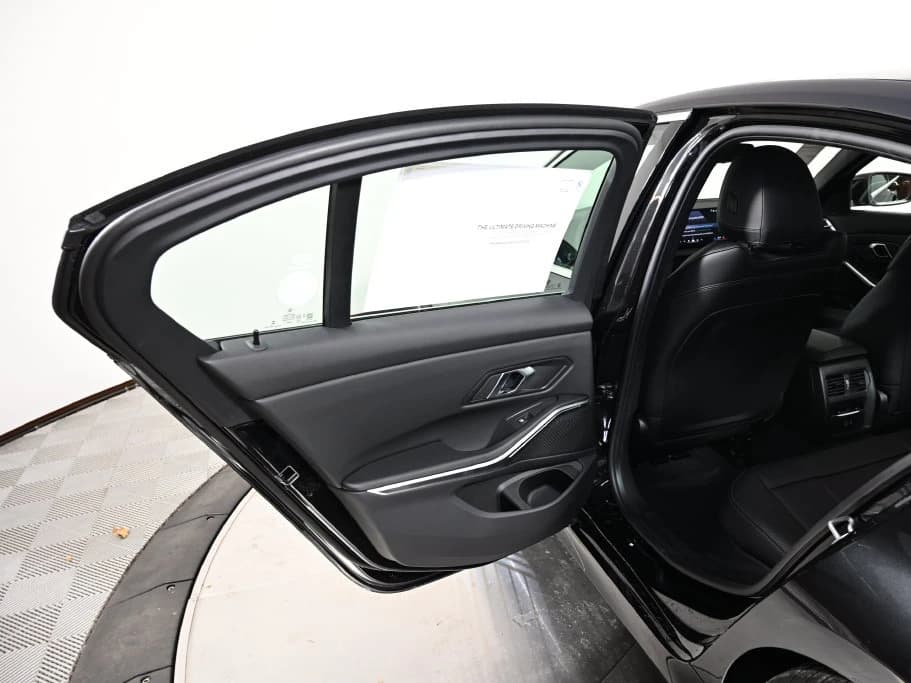 BMW 3 Series 330i NA xDrive Sedan 2026 — side view
