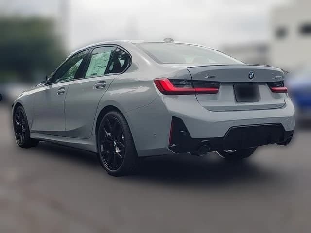 BMW 3 Series 330i NA xDrive Sedan 2026 — side view