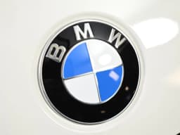 BMW 3 Series 330i NA xDrive Sedan 2026 — side view