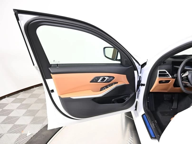 BMW 3 Series 330i NA xDrive Sedan 2026 — side view