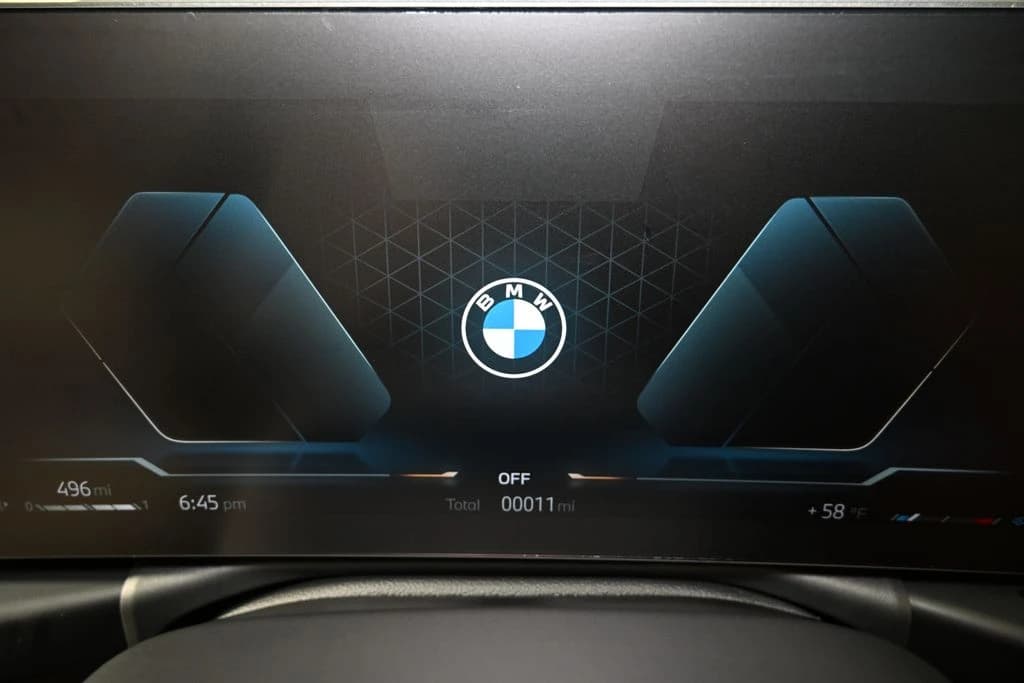 BMW 3 Series 330i NA xDrive Sedan 2026 — side view