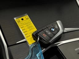 BMW 3 Series 330i NA xDrive Sedan 2026 — side view