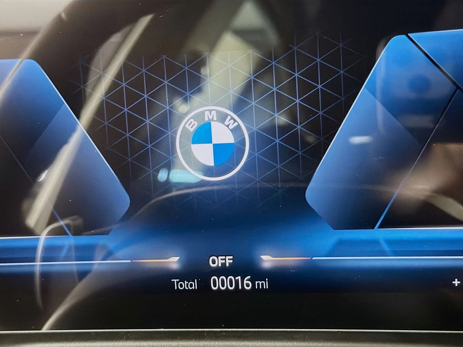 BMW 3 Series 330i NA xDrive Sedan 2026 — side view