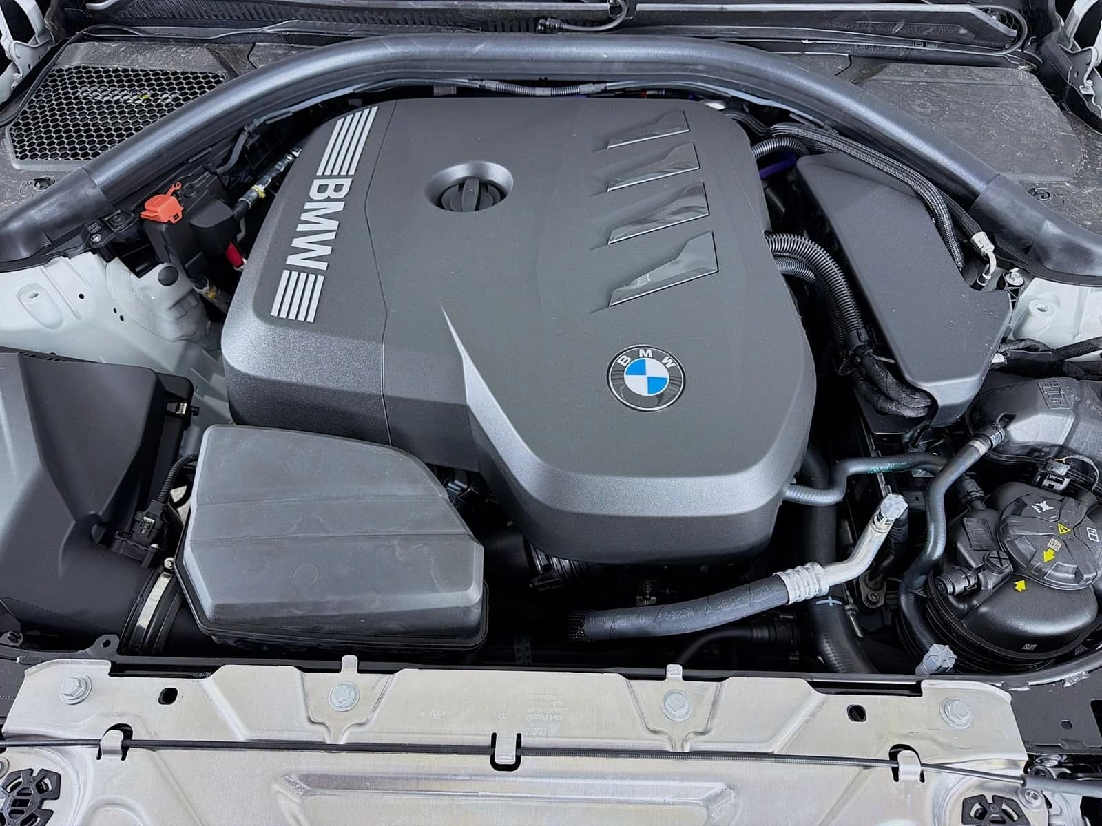 BMW 3 Series 330i NA xDrive Sedan 2026 — side view
