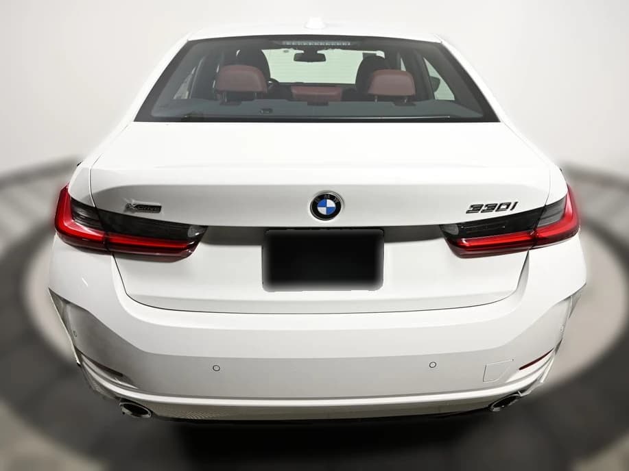 BMW 3 Series 330i NA xDrive Sedan 2026 — side view