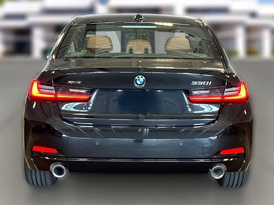 BMW 3 Series 330i NA xDrive Sedan 2026 — side view
