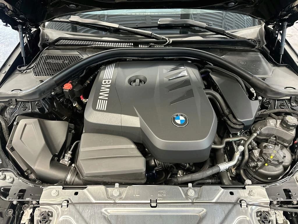 BMW 3 Series 330i NA xDrive Sedan 2026 — side view