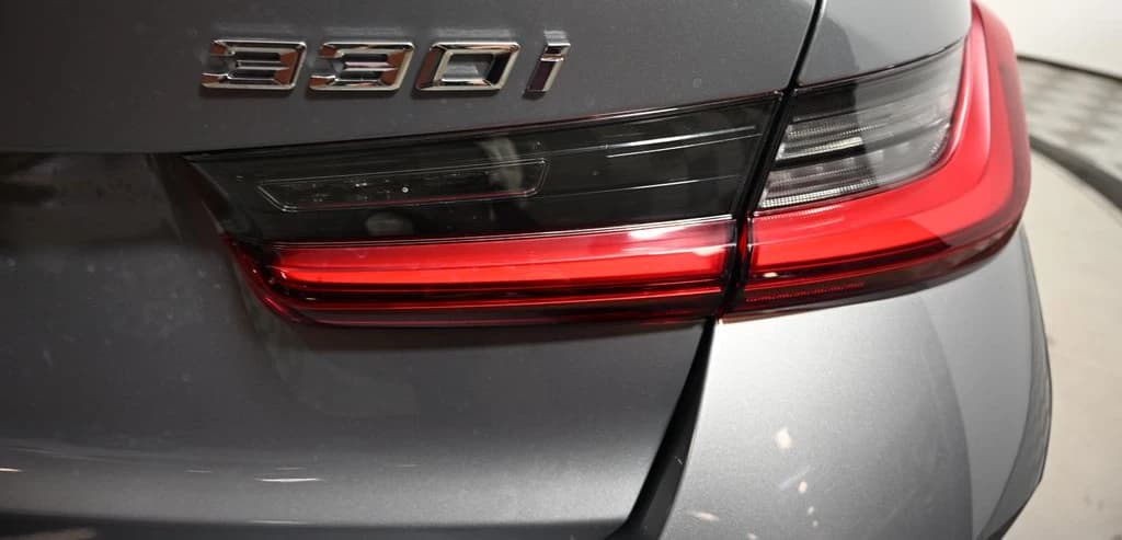 BMW 3 Series 330i NA xDrive Sedan 2026 — side view
