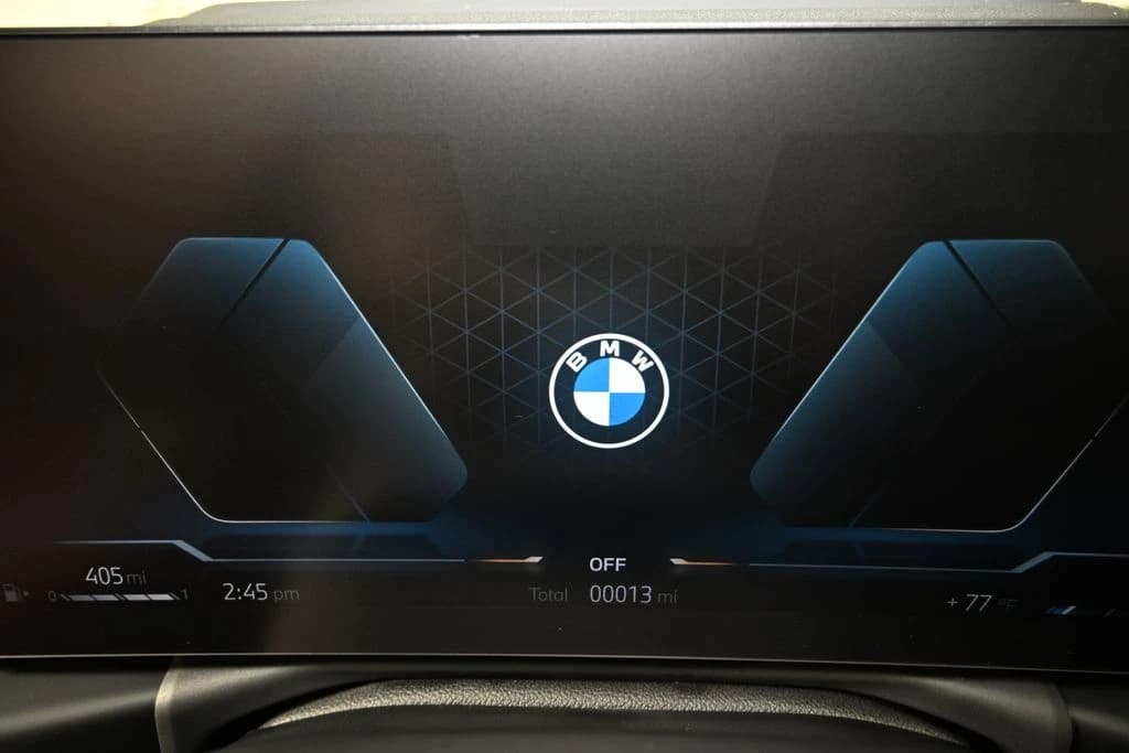 BMW 3 Series 330i NA xDrive Sedan 2026 — side view