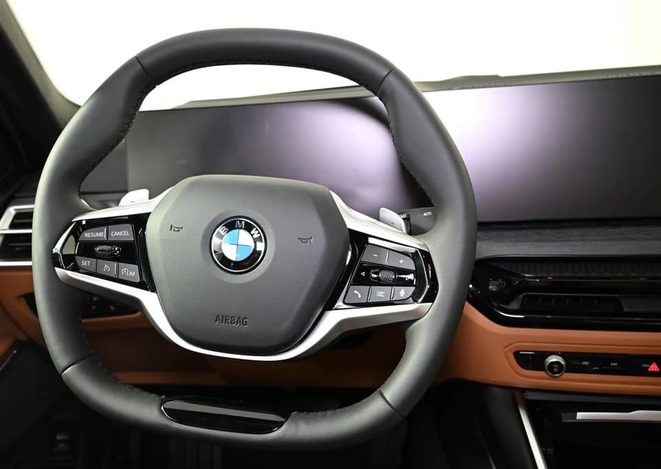BMW 3 Series 330i NA xDrive Sedan 2026 — side view