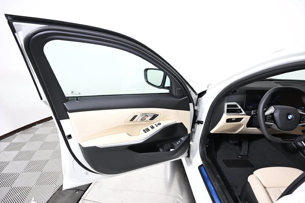 BMW 3 Series 330i NA xDrive Sedan 2026 — side view