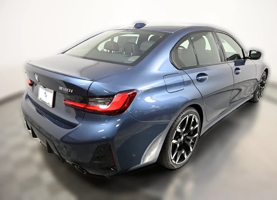 BMW 3 Series 330i NA xDrive Sedan 2026 — side view