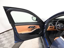 BMW 3 Series 330i NA xDrive Sedan 2026 — side view